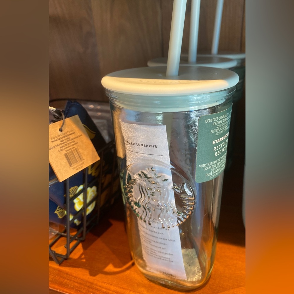 NWT Starbucks Spring 2023 Recycled Glass Mint Triangle Bottom 16oz Tumbler - Picture 2 of 13
